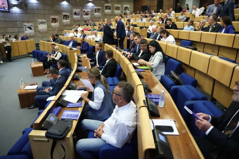 RASULO NA VRHU FBiH! Iza blokade koja traje nedeljama krije se igra koja će sve iznenaditi!
