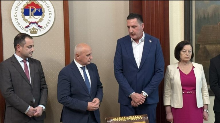 ELEK SE PREPAO PITANJA: Nema izjava za novinare koji su razotkrili mutne rabote