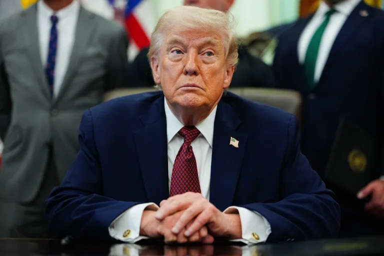 Pucnjava u Bijeloj kući, Trump i njegova supruga evakuisani