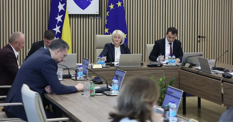 BURNO U SARAJEVU: Sjednica Vijeća ministara Bosne i Hercegovine, na dnevnom redu…