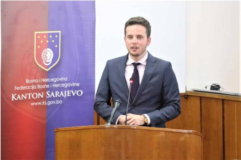 VLAST PALI ALARM: Neistiniti navodi o radnom vremenu