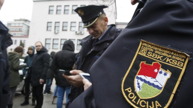 HAPSI SVE: Policija rasvijetlila slučaj lažnih dojava o bombama u školama