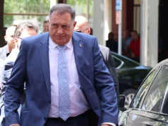 DODIK PONOVO PODIGAO PRAŠINU: Izjavom nakon sastanka s Čovićem uzburkao javnost DODIK PONOVO PODIGAO PRAŠINU: Izjavom nakon sastanka s Čovićem uzburkao javnost