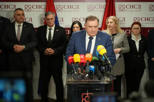 ŠTA SE DEŠAVA U RS-u? Iz SNSD-a poručuju da bi izbore trebalo odgoditi!