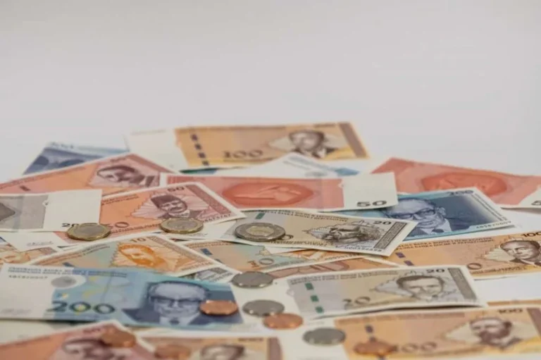 Lijepe vijesti za penzionere: Septembarska penzija stiže ranije nego inače