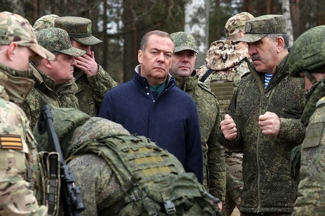 Medvedev je upravo najavio napad na Berlin?! Haos nakon optužbi iz Njemačke