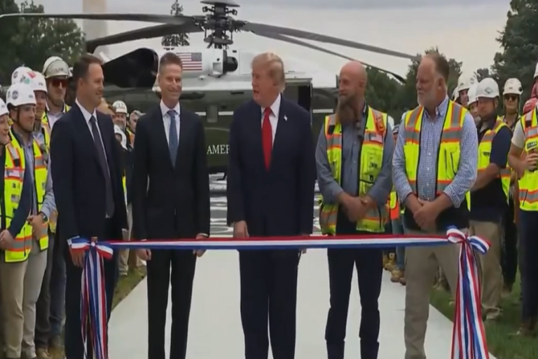 Američki predsjednik pred kamerama pričao u prazno, niko ga nije čuo, medijski bojkot ga koštao