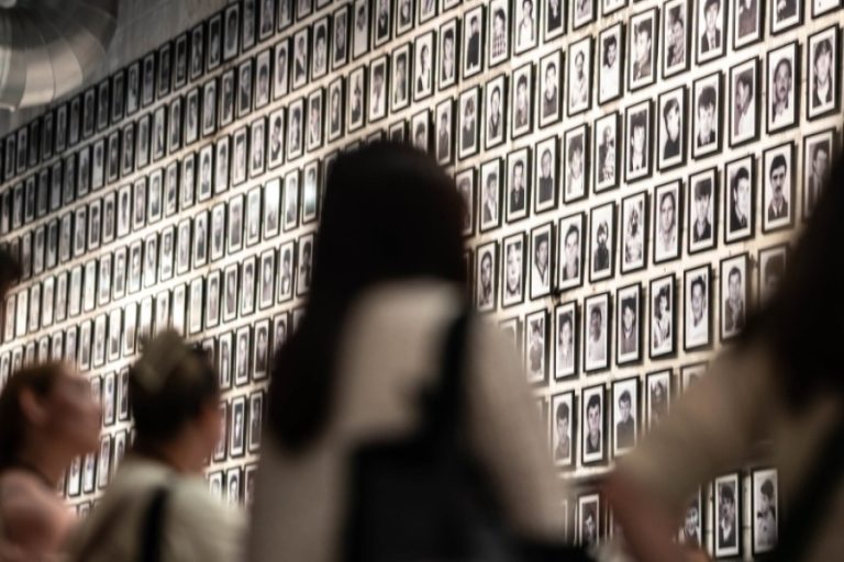 MEMORIJALNI CENTAR SREBRENICA PRED ZATVARANJEM: “Po cijenu da nas sve pohapse, nećemo dati legitimitet…”